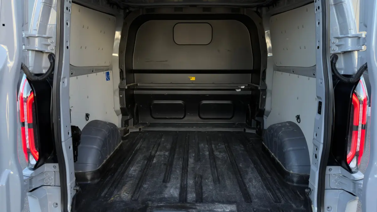 320 2.5 PHEV L2H1 Sport DC | Elec. Verstelbare Stoel | Trekhaak Wegklapbaar | Led | Dubbele Schuifdeur