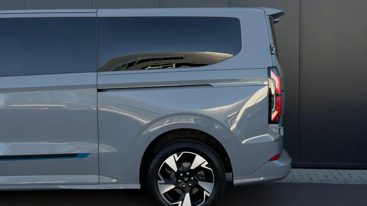 320 2.5 PHEV L2H1 Sport DC | Elec. Verstelbare Stoel | Trekhaak Wegklapbaar | Led | Dubbele Schuifdeur
