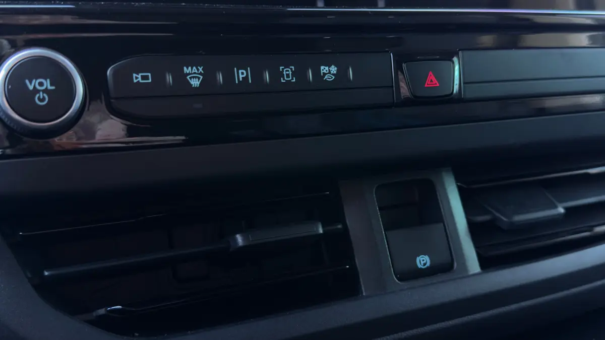 320 2.5 PHEV L2H1 Sport DC | Elec. Verstelbare Stoel | Trekhaak Wegklapbaar | Led | Dubbele Schuifdeur