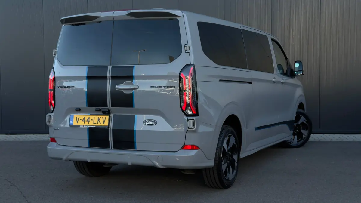 320 2.5 PHEV L2H1 Sport DC | Elec. Verstelbare Stoel | Trekhaak Wegklapbaar | Led | Dubbele Schuifdeur