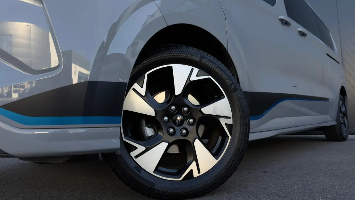 320 2.5 PHEV L2H1 Sport DC | Elec. Verstelbare Stoel | Trekhaak Wegklapbaar | Led | Dubbele Schuifdeur