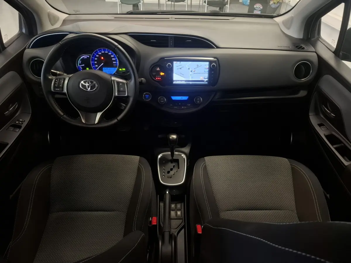 1.5 Hybrid Now Navi Camera 100% Onderhouden
