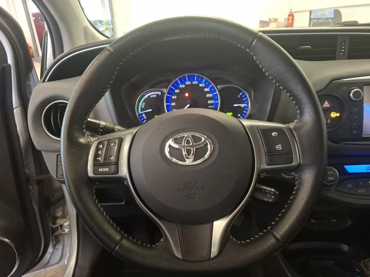 1.5 Hybrid Now Navi Camera 100% Onderhouden