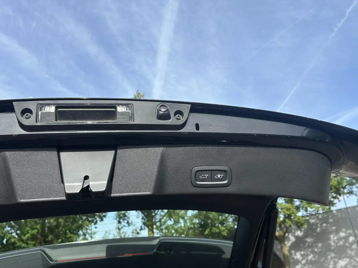 Plus 70 kWh VAN: € 32.900- VOOR: € 30.877,- UW HERFSTVOORDEEL: € 2.023-| SOH 92%|  ADAPTIVE CRUISE| ELEK. ACHTERKLEP| STOEL + STUURVERWARMING| DODE HOEK SENSOR|