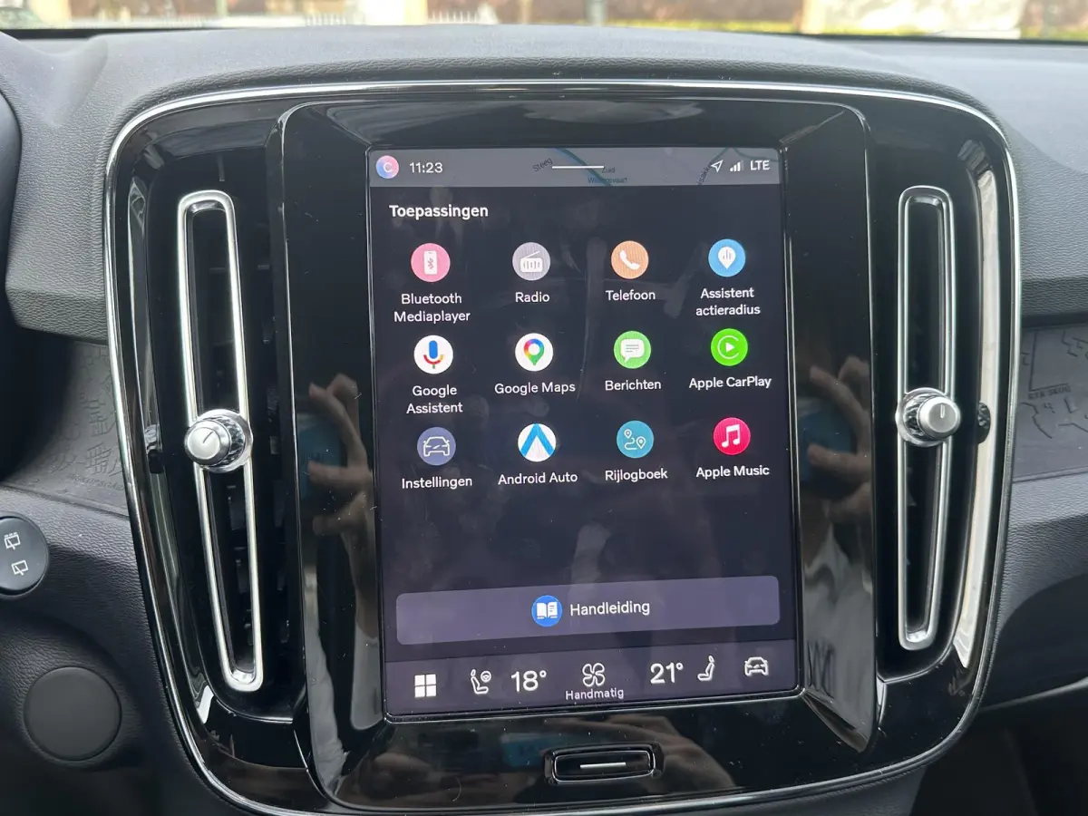 Plus 70 kWh VAN: € 32.900- VOOR: € 30.877,- UW HERFSTVOORDEEL: € 2.023-| SOH 92%|  ADAPTIVE CRUISE| ELEK. ACHTERKLEP| STOEL + STUURVERWARMING| DODE HOEK SENSOR|