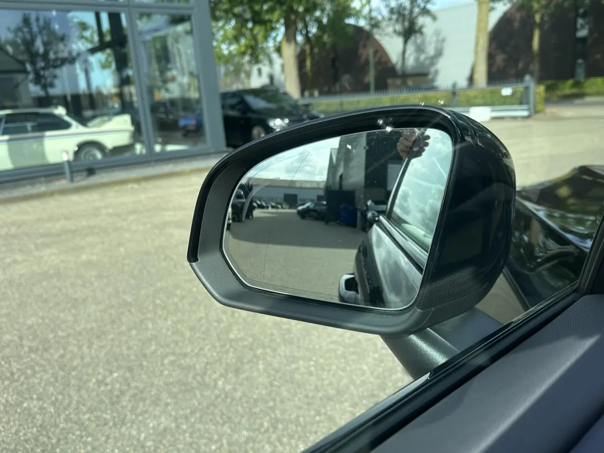 Plus 70 kWh VAN: € 32.900- VOOR: € 30.877,- UW HERFSTVOORDEEL: € 2.023-| SOH 92%|  ADAPTIVE CRUISE| ELEK. ACHTERKLEP| STOEL + STUURVERWARMING| DODE HOEK SENSOR|