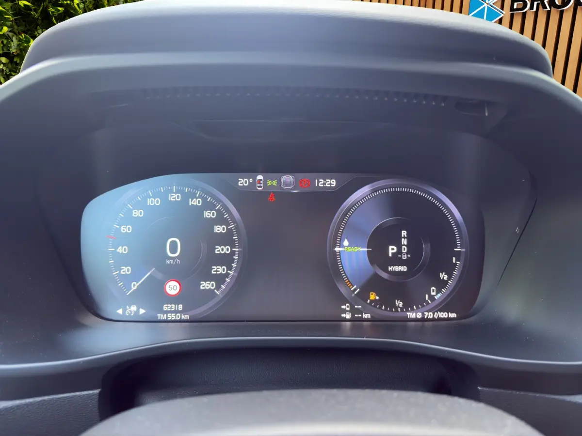 1.5 T5 Plug-in hybrid Ultimate Dark | Trekhaak | Harman/Kardon | Memory | Panoramadak