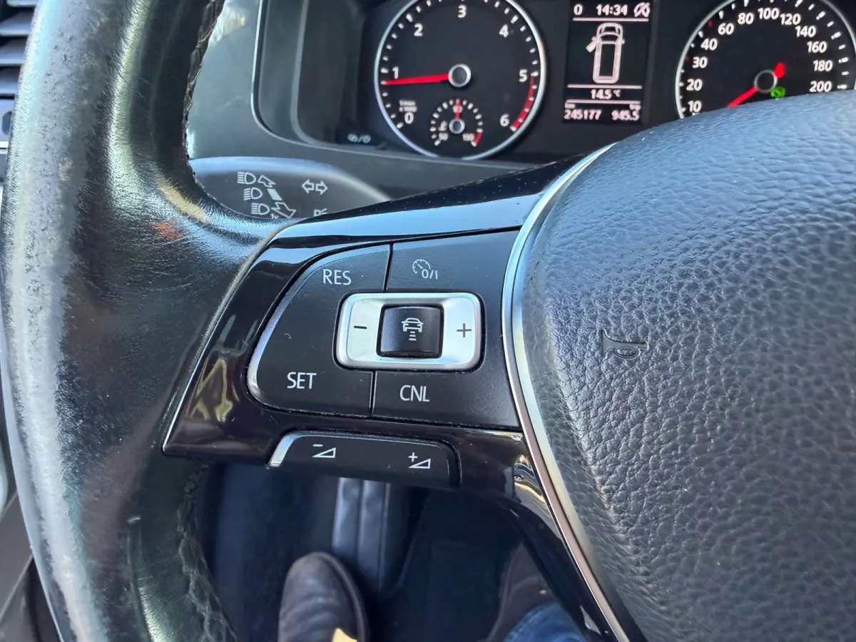 2.0 TDI L2H1 DC Automaat,Highline,Trekhaak,Schuifdak,Airco,2 Schuifdeuren,Navigatie/Camera