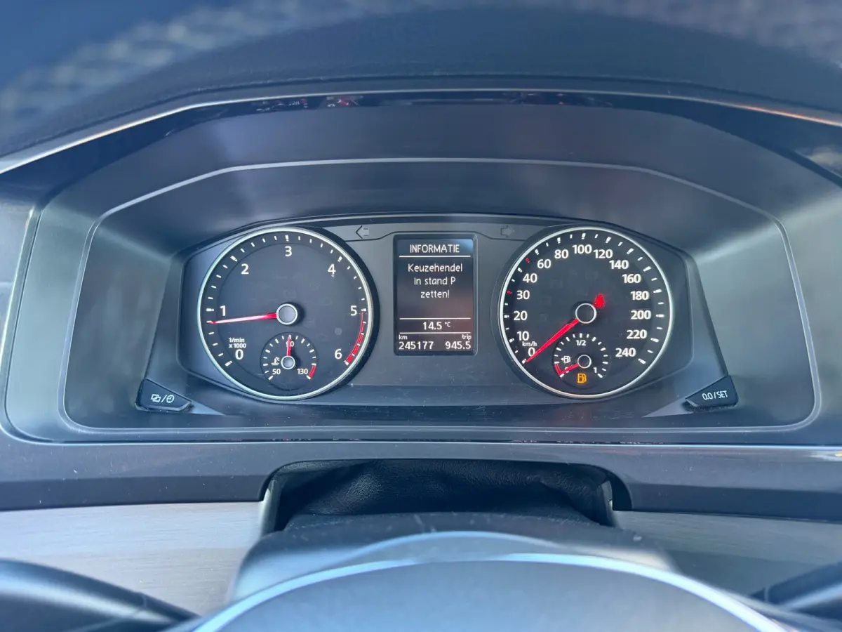 2.0 TDI L2H1 DC Automaat,Highline,Trekhaak,Schuifdak,Airco,2 Schuifdeuren,Navigatie/Camera