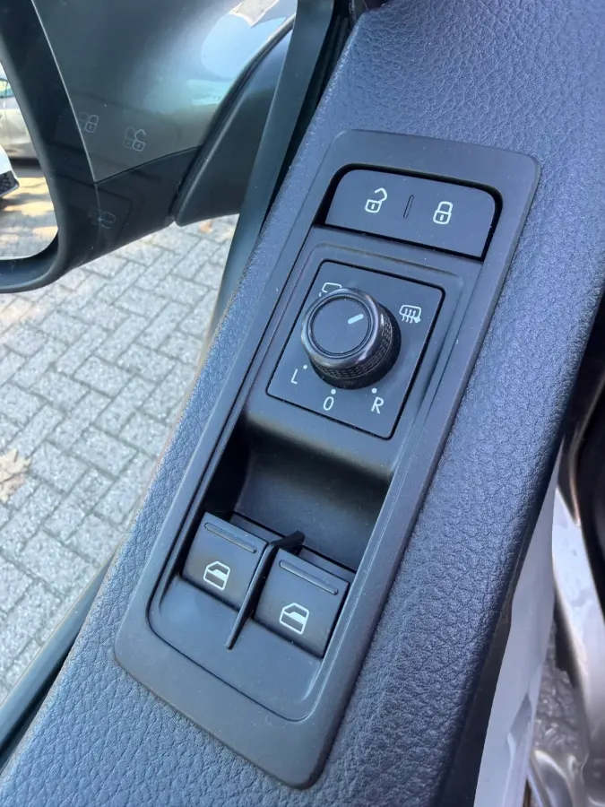2.0 TDI L2H1 DC Automaat,Highline,Trekhaak,Schuifdak,Airco,2 Schuifdeuren,Navigatie/Camera