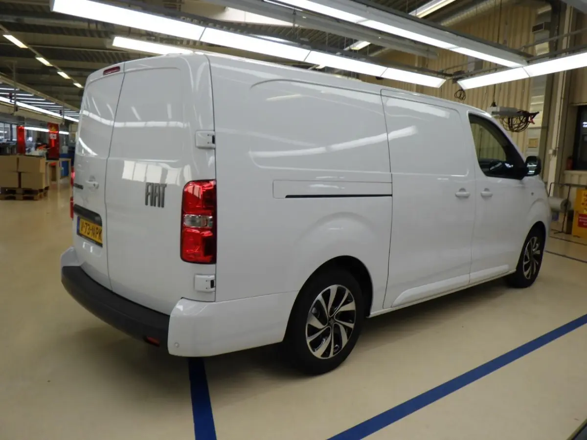 L3 75 kWh | 8 jaar garantie | CAMERA | DRAADLOOS CARPLAY | BETIMMERING | LED | 17" LM VELGEN | COMFORT WAND |