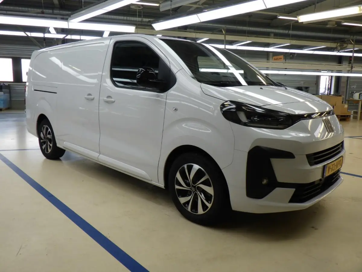 L3 75 kWh | 8 jaar garantie | CAMERA | DRAADLOOS CARPLAY | BETIMMERING | LED | 17" LM VELGEN | COMFORT WAND |