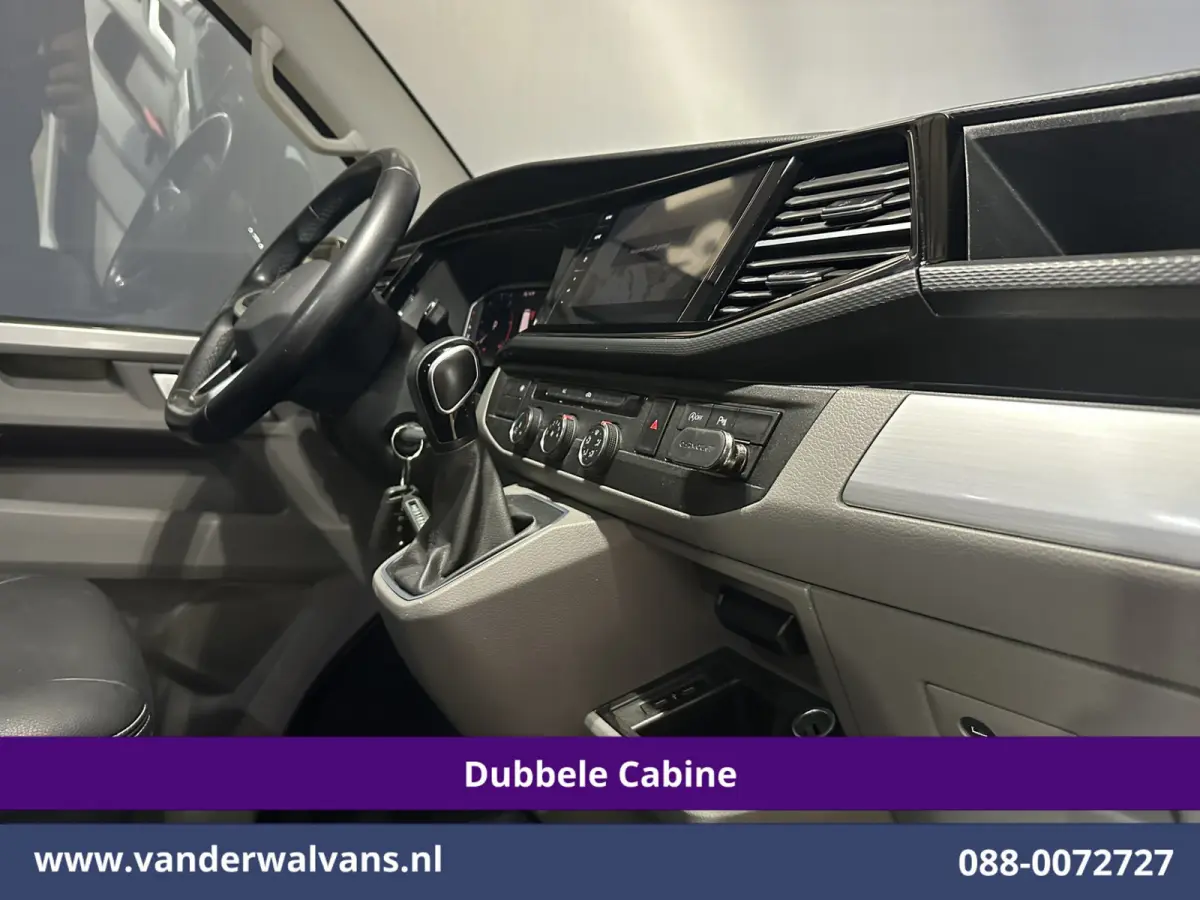 2.0 TDI 150pk Automaat L2H1 BULLI Dubbele Cabine Euro6 Airco | 5-Zits | Camera | Navigatie | Apple Carplay LED, Android Auto, Adaptieve Cruisecontrol, LM Velgen, Leder, 2500kg Trekhaak, Park