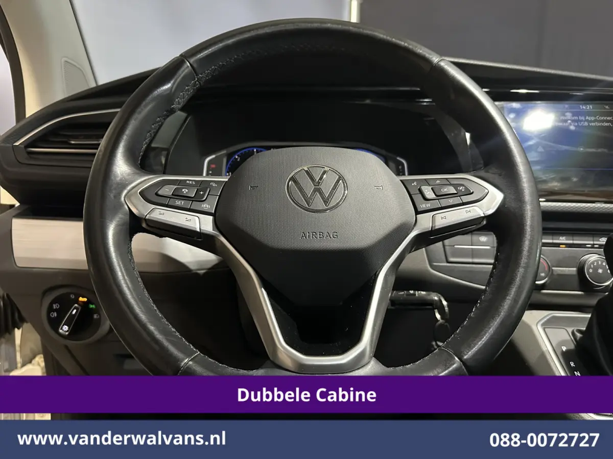 2.0 TDI 150pk Automaat L2H1 BULLI Dubbele Cabine Euro6 Airco | 5-Zits | Camera | Navigatie | Apple Carplay LED, Android Auto, Adaptieve Cruisecontrol, LM Velgen, Leder, 2500kg Trekhaak, Park