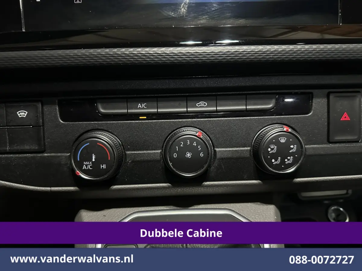 2.0 TDI 150pk Automaat L2H1 BULLI Dubbele Cabine Euro6 Airco | 5-Zits | Camera | Navigatie | Apple Carplay LED, Android Auto, Adaptieve Cruisecontrol, LM Velgen, Leder, 2500kg Trekhaak, Park