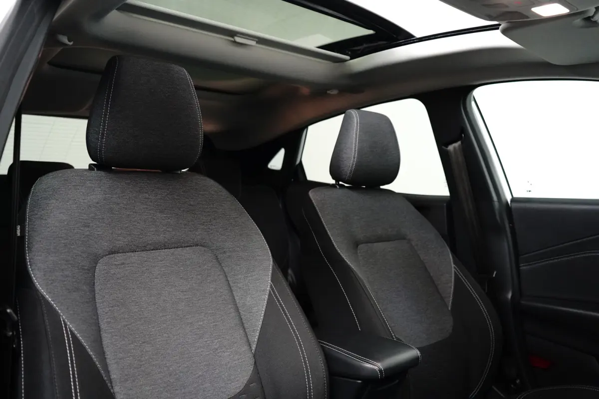 Titanium | Adaptive Cruise Control / Stoel- en stuurwielverwarming / Elektrisch schuif/kantel-dak / 360 Camera / Volledig onderhouden / | Adaptive Cruise | Apple Carplay/Android Auto|telefoo