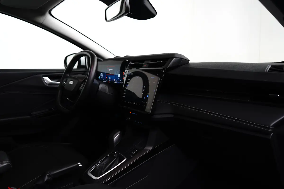 Titanium | Adaptive Cruise Control / Stoel- en stuurwielverwarming / Elektrisch schuif/kantel-dak / 360 Camera / Volledig onderhouden / | Adaptive Cruise | Apple Carplay/Android Auto|telefoo