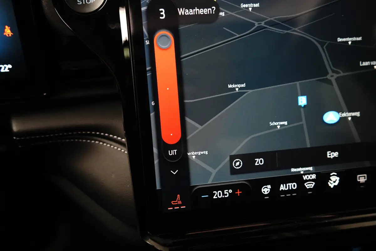 Titanium | Adaptive Cruise Control / Stoel- en stuurwielverwarming / Elektrisch schuif/kantel-dak / 360 Camera / Volledig onderhouden / | Adaptive Cruise | Apple Carplay/Android Auto|telefoo