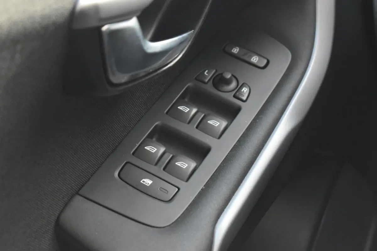 2.0 D2 ECC LMV NAVI CRUISE