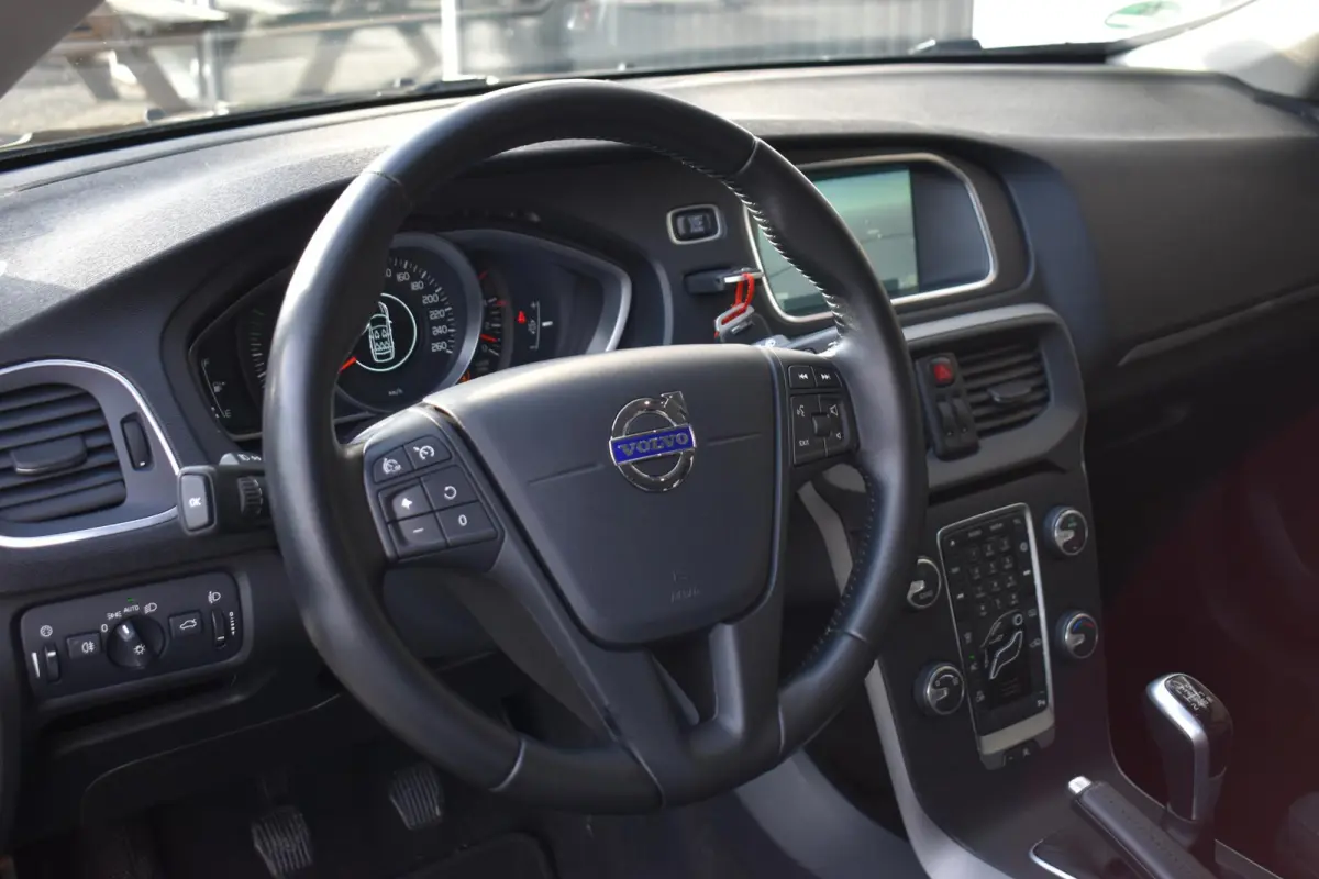 2.0 D2 ECC LMV NAVI CRUISE