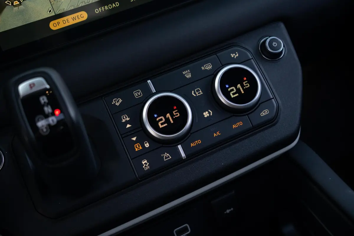 P400e Hybride X-Dynamic HSE Edition|1 Eigenaar|Org NL NAP|BTW|Panoramadak|Trekhaak|Luchtvering|CarPlay|Nieuwstaat|Dealer Onderhouden