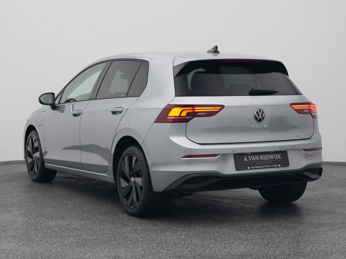 1.5 eHybrid Life Edition | CAMERA | ADAPTIVE | STOEL- EN STUURVERW.