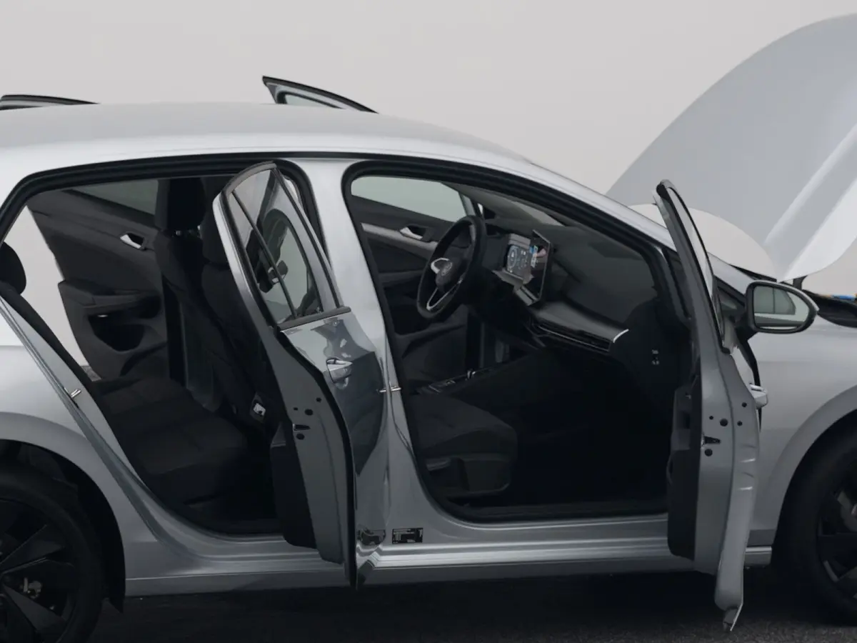 1.5 eHybrid Life Edition | CAMERA | ADAPTIVE | STOEL- EN STUURVERW.
