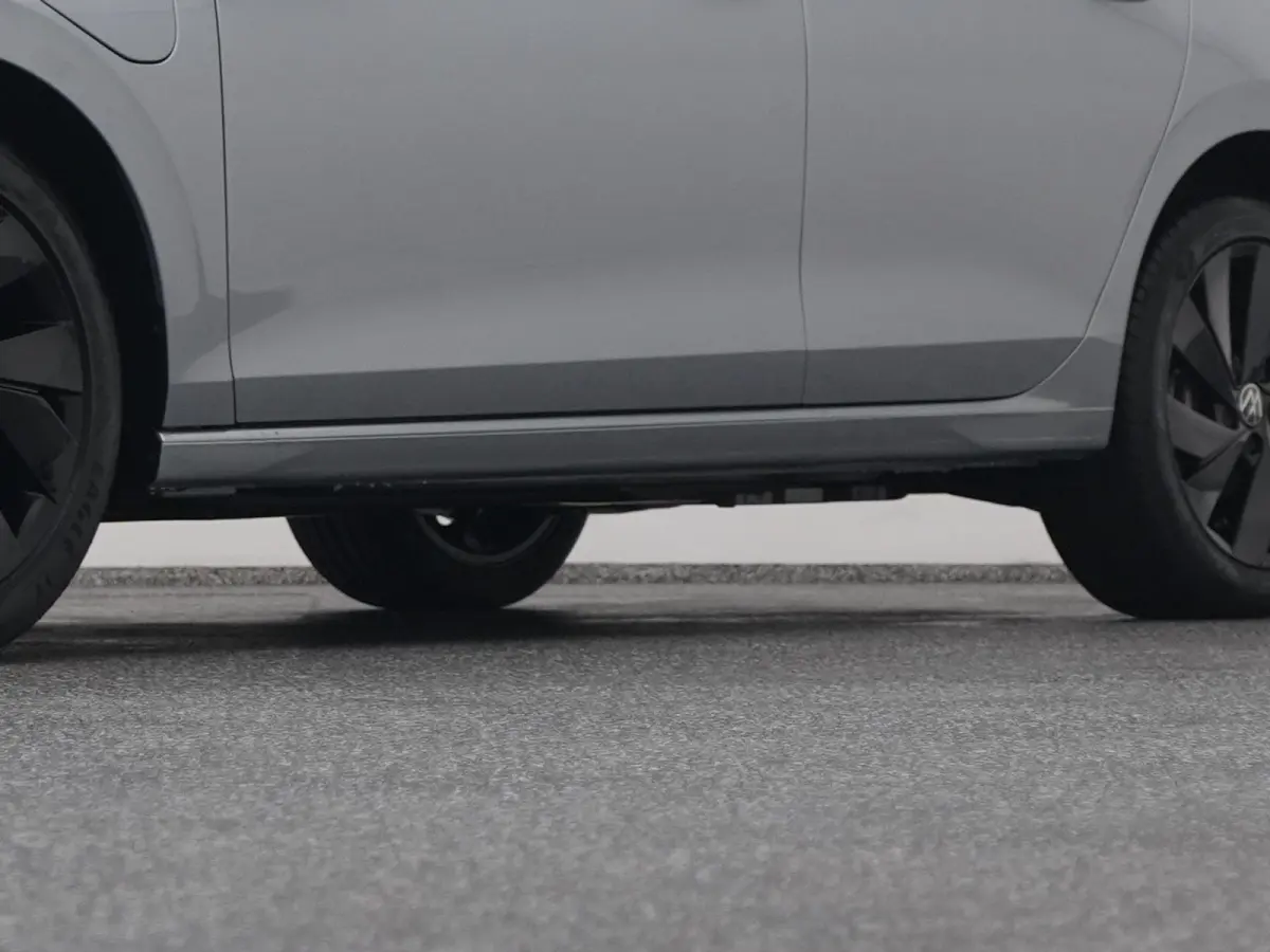 1.5 eHybrid Life Edition | CAMERA | ADAPTIVE | STOEL- EN STUURVERW.
