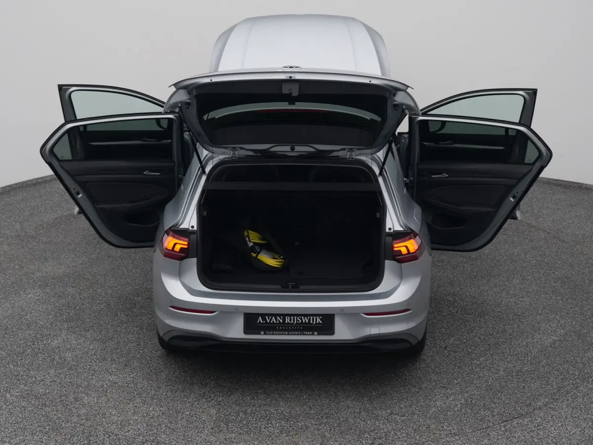 1.5 eHybrid Life Edition | CAMERA | ADAPTIVE | STOEL- EN STUURVERW.