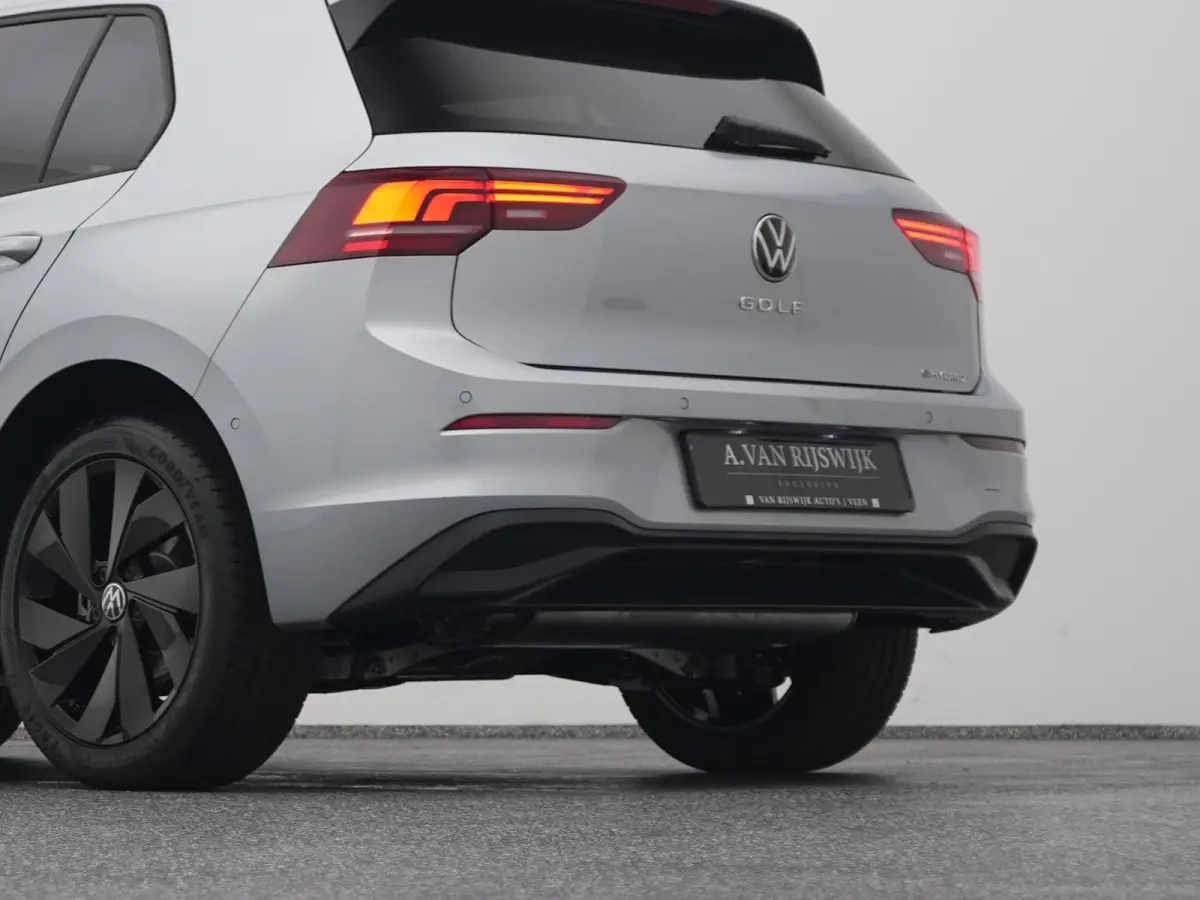 1.5 eHybrid Life Edition | CAMERA | ADAPTIVE | STOEL- EN STUURVERW.