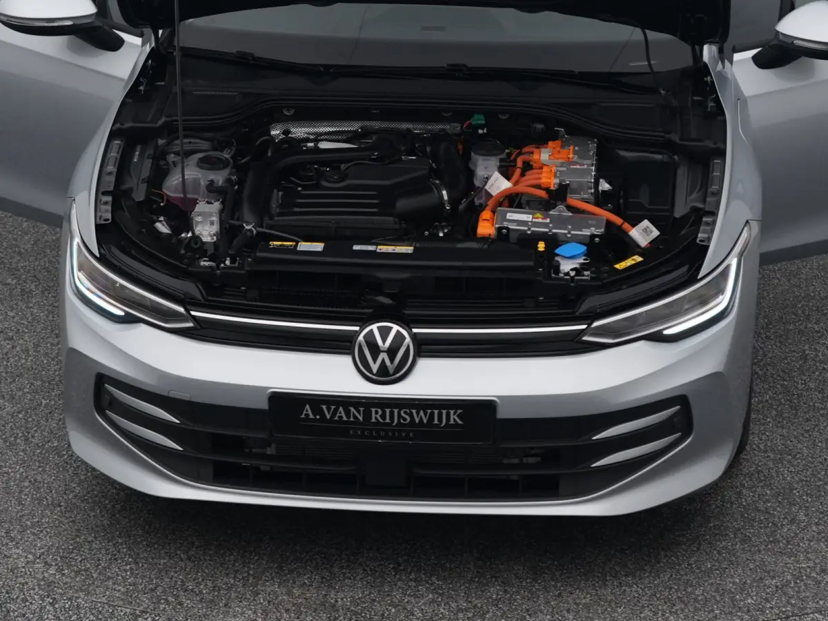 1.5 eHybrid Life Edition | CAMERA | ADAPTIVE | STOEL- EN STUURVERW.