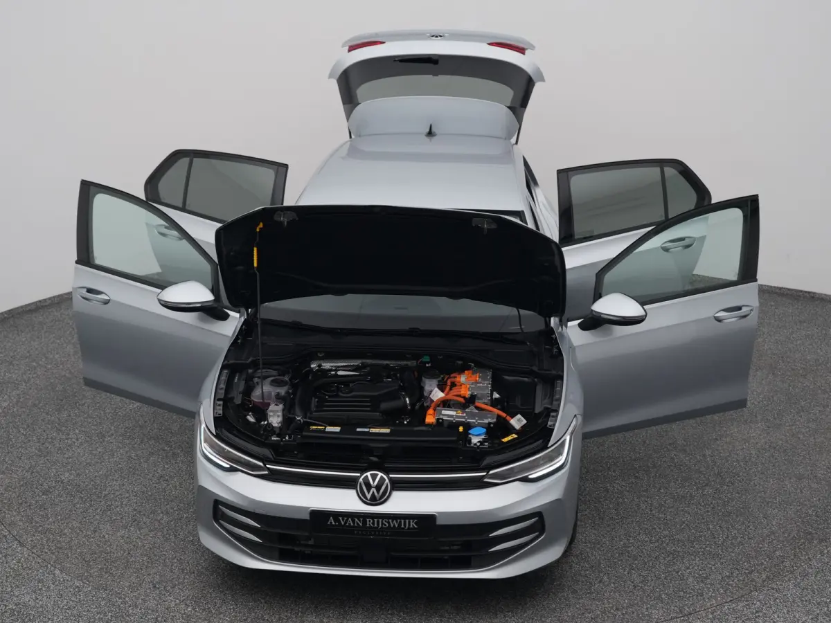 1.5 eHybrid Life Edition | CAMERA | ADAPTIVE | STOEL- EN STUURVERW.