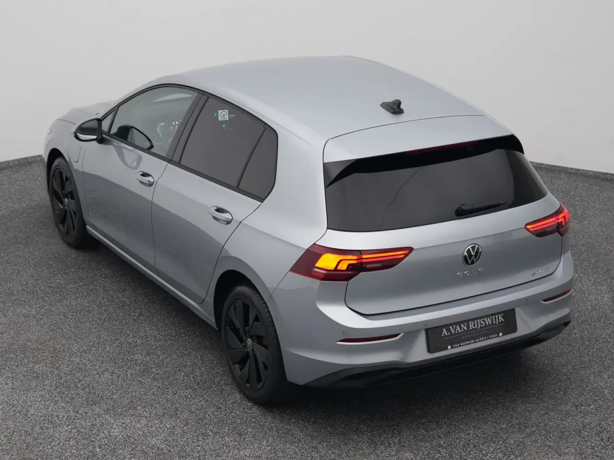 1.5 eHybrid Life Edition | CAMERA | ADAPTIVE | STOEL- EN STUURVERW.