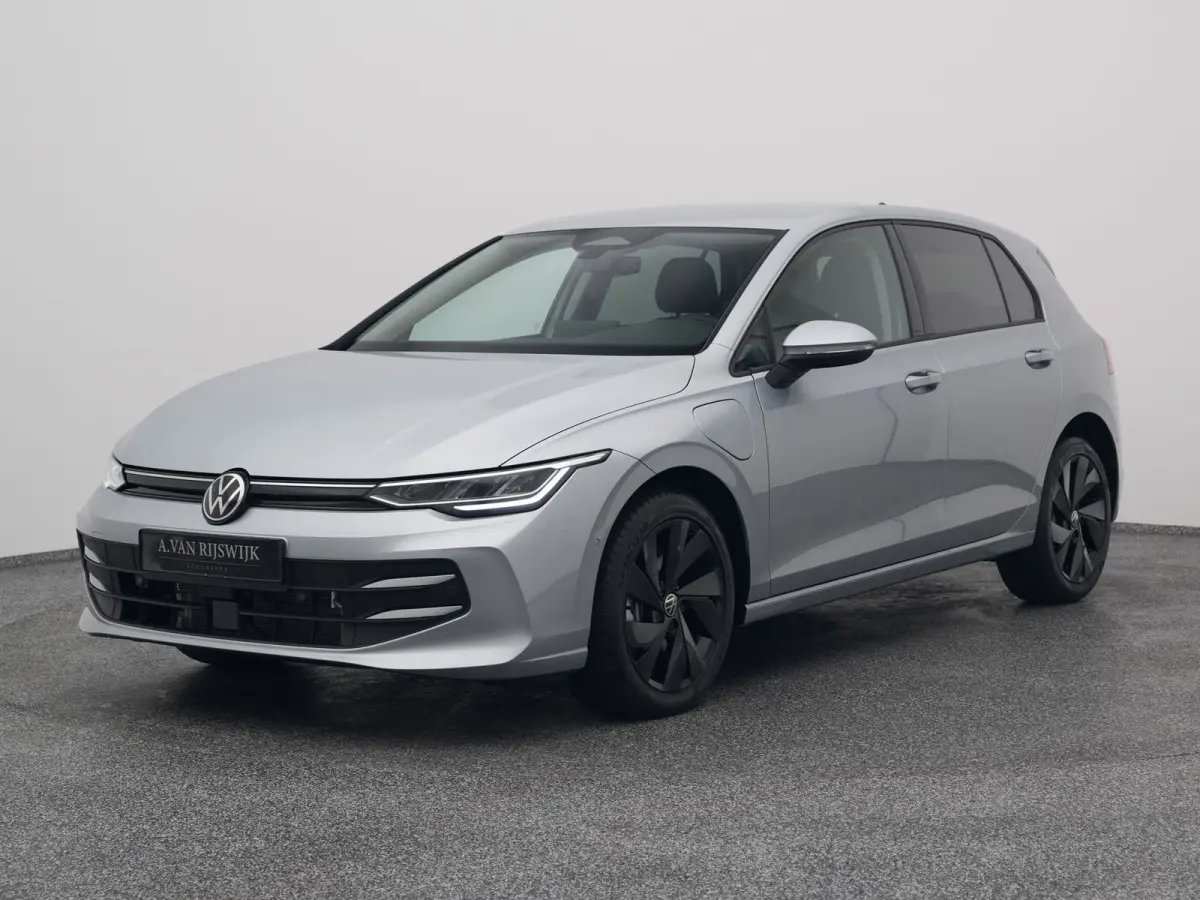 1.5 eHybrid Life Edition | CAMERA | ADAPTIVE | STOEL- EN STUURVERW.