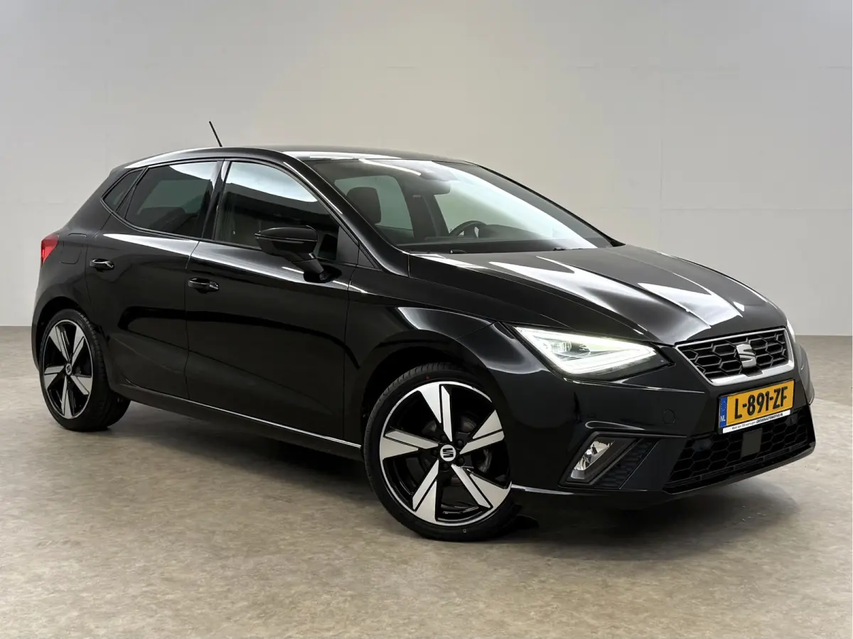 1.0 EcoTSI FR Business Intense | Virtual | Camera | Cruise | Sfeer | Carplay | LED