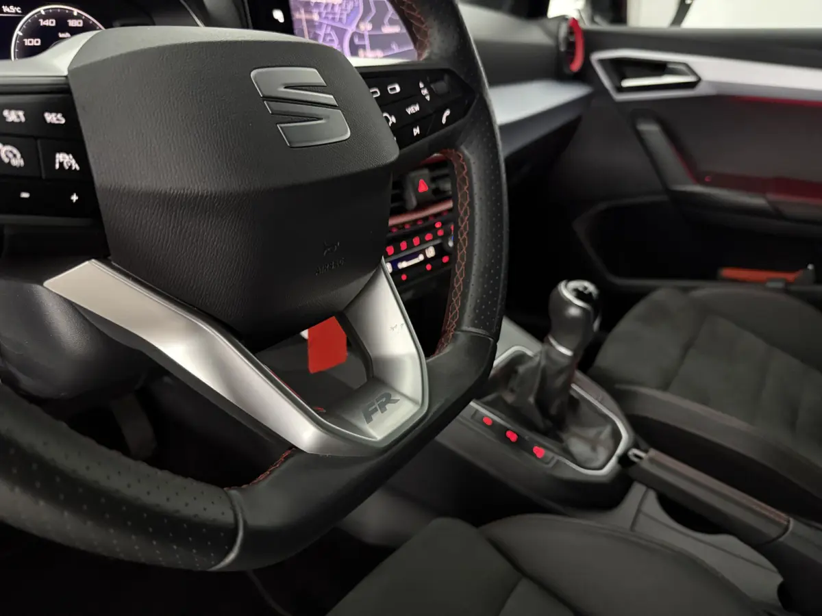 1.0 EcoTSI FR Business Intense | Virtual | Camera | Cruise | Sfeer | Carplay | LED