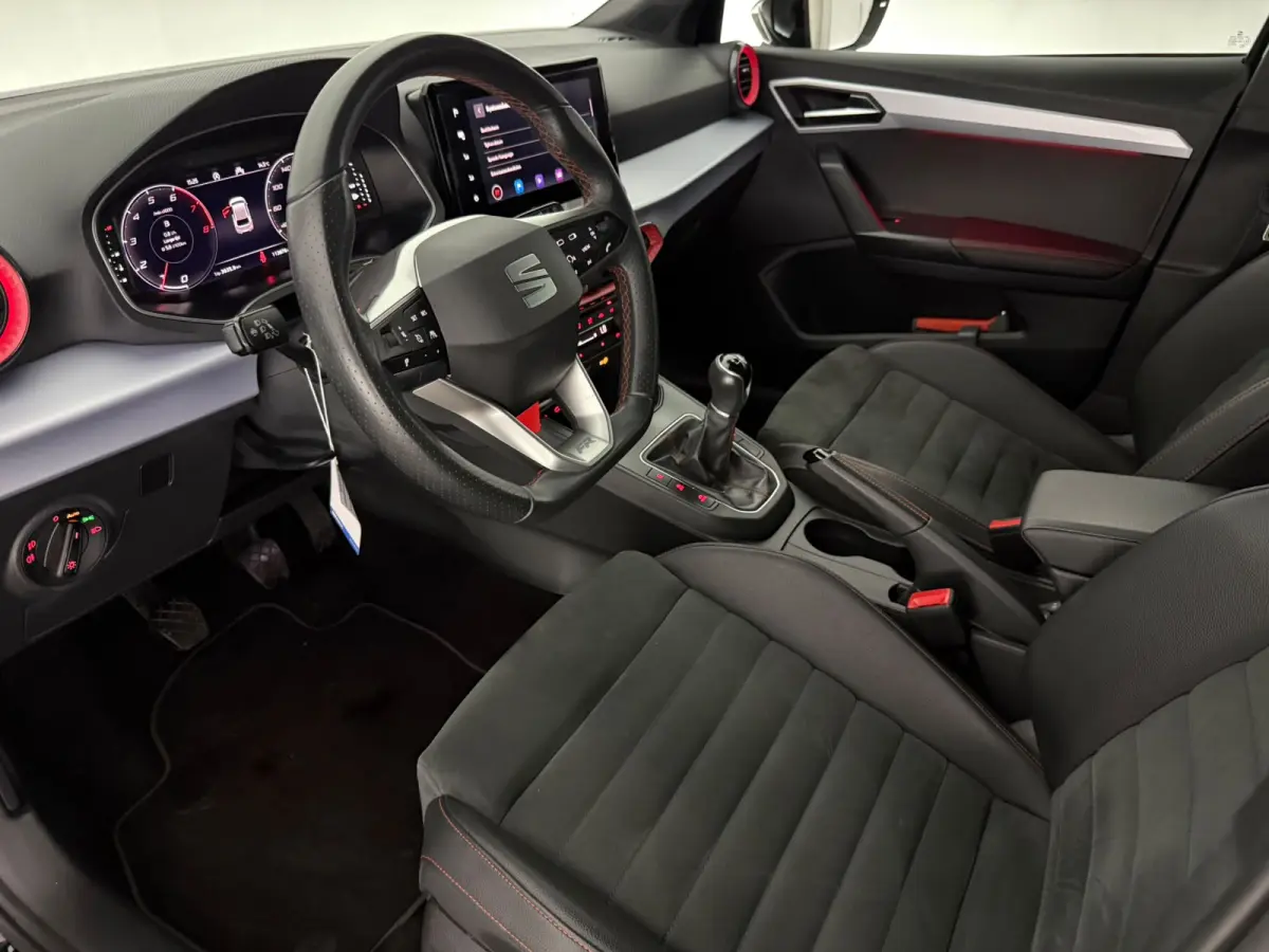 1.0 EcoTSI FR Business Intense | Virtual | Camera | Cruise | Sfeer | Carplay | LED
