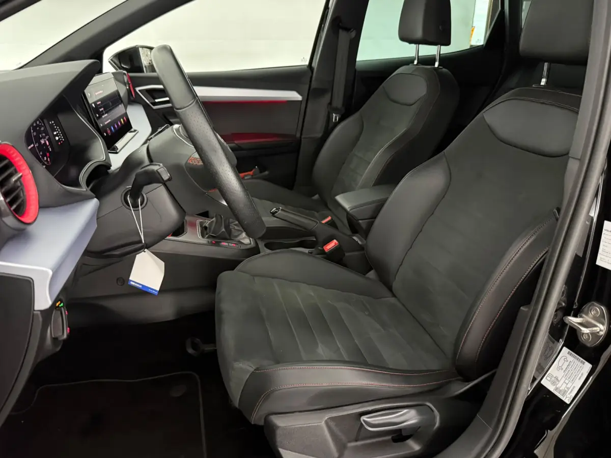 1.0 EcoTSI FR Business Intense | Virtual | Camera | Cruise | Sfeer | Carplay | LED