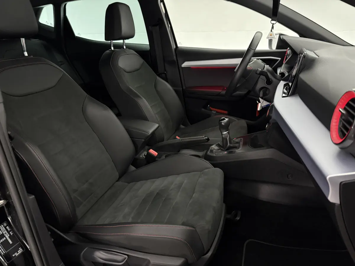 1.0 EcoTSI FR Business Intense | Virtual | Camera | Cruise | Sfeer | Carplay | LED