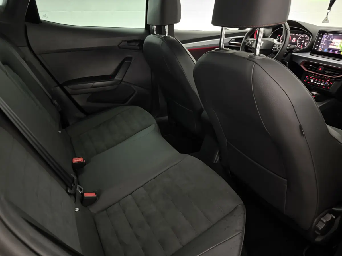 1.0 EcoTSI FR Business Intense | Virtual | Camera | Cruise | Sfeer | Carplay | LED