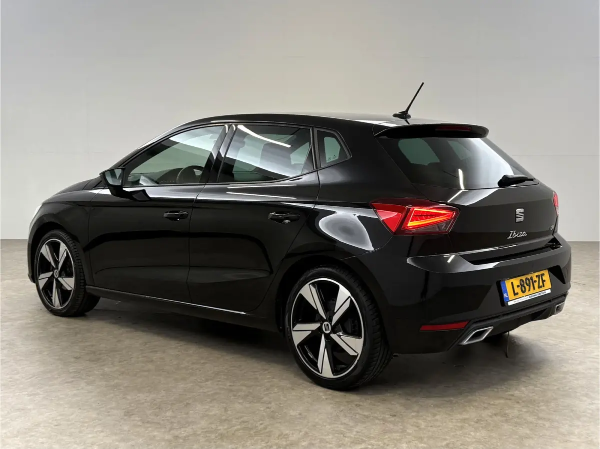 1.0 EcoTSI FR Business Intense | Virtual | Camera | Cruise | Sfeer | Carplay | LED
