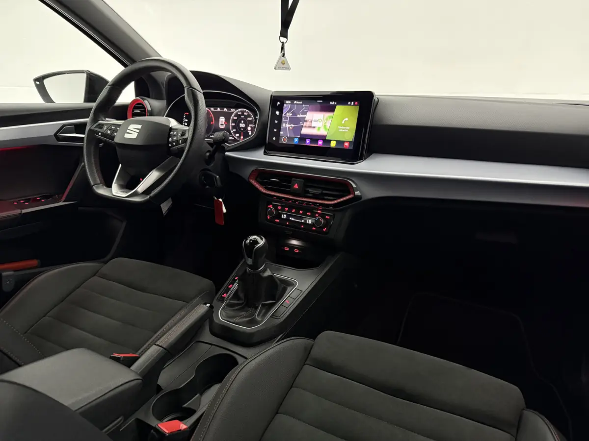 1.0 EcoTSI FR Business Intense | Virtual | Camera | Cruise | Sfeer | Carplay | LED