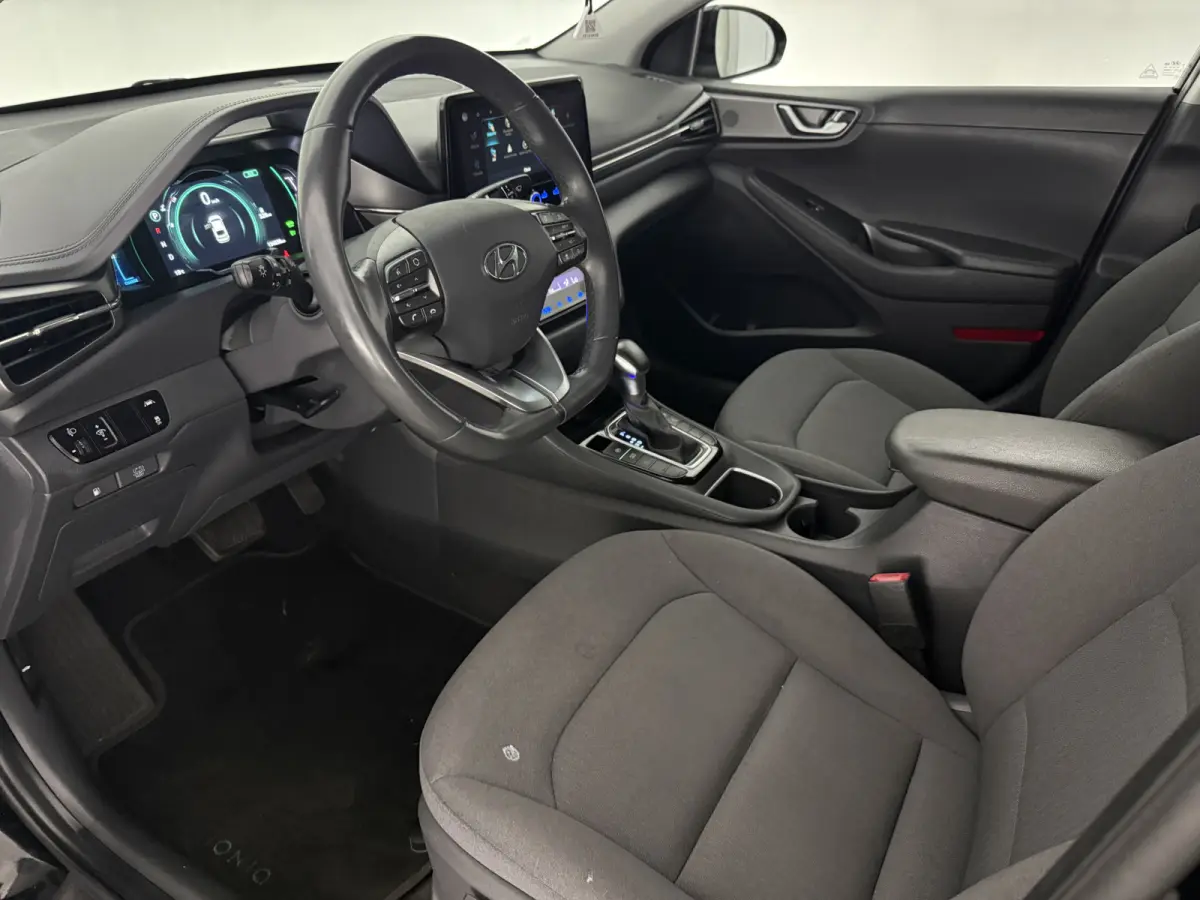 1.6 GDi | Virtual | Infinity Audio | Camera | Cruise | Carplay | LED