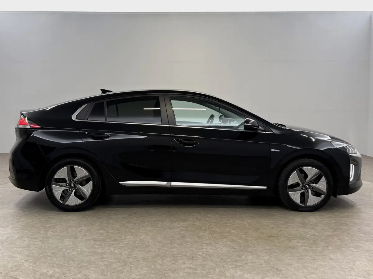 1.6 GDi | Virtual | Infinity Audio | Camera | Cruise | Carplay | LED
