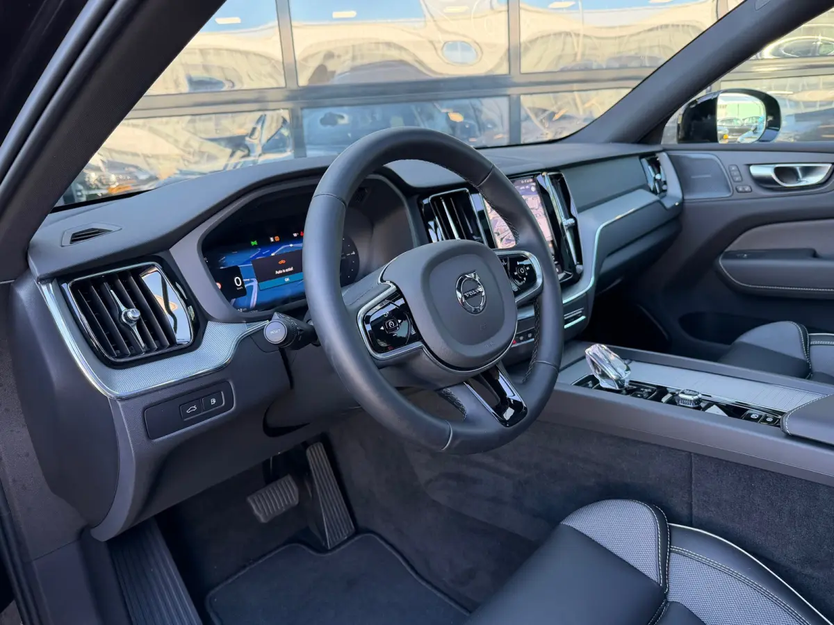 2.0 T6 PHEV 350PK AWD Plus Black Edition | SOH 100% | Pano | H/K Sound | Memory | BTW