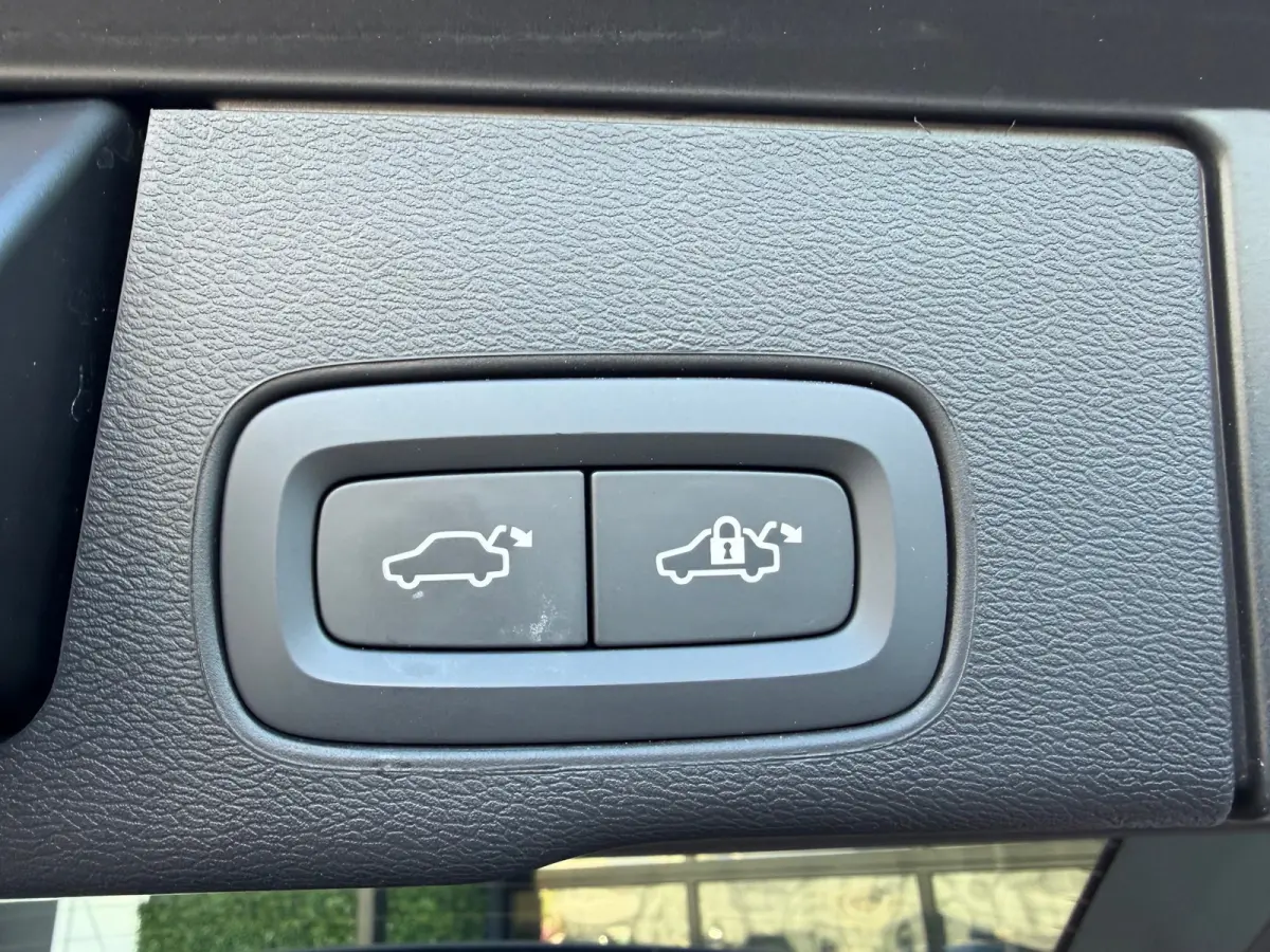 2.0 T6 PHEV 350PK AWD Plus Black Edition | SOH 100% | Pano | H/K Sound | Memory | BTW