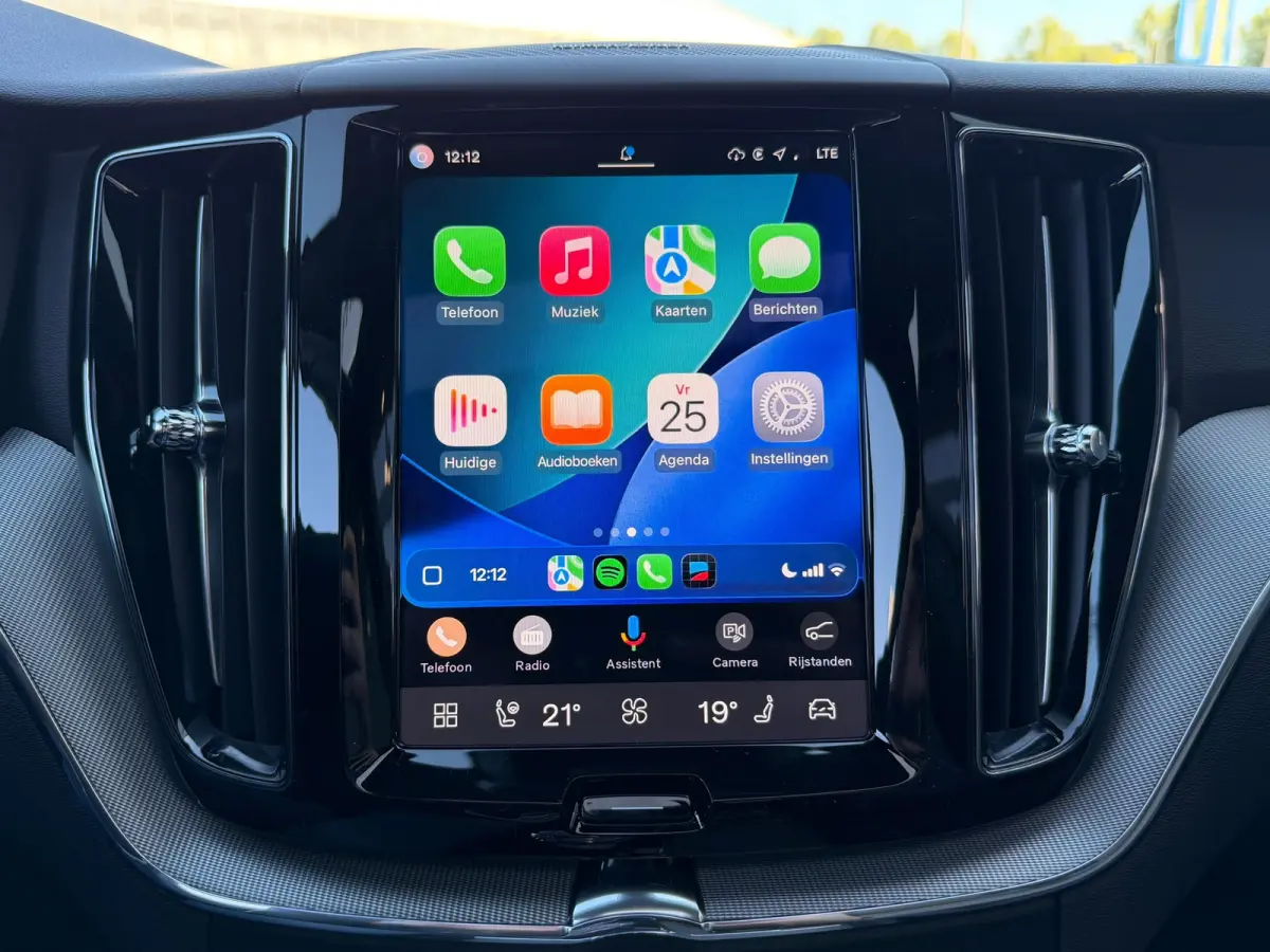 2.0 T6 PHEV 350PK AWD Plus Black Edition | SOH 100% | Pano | H/K Sound | Memory | BTW