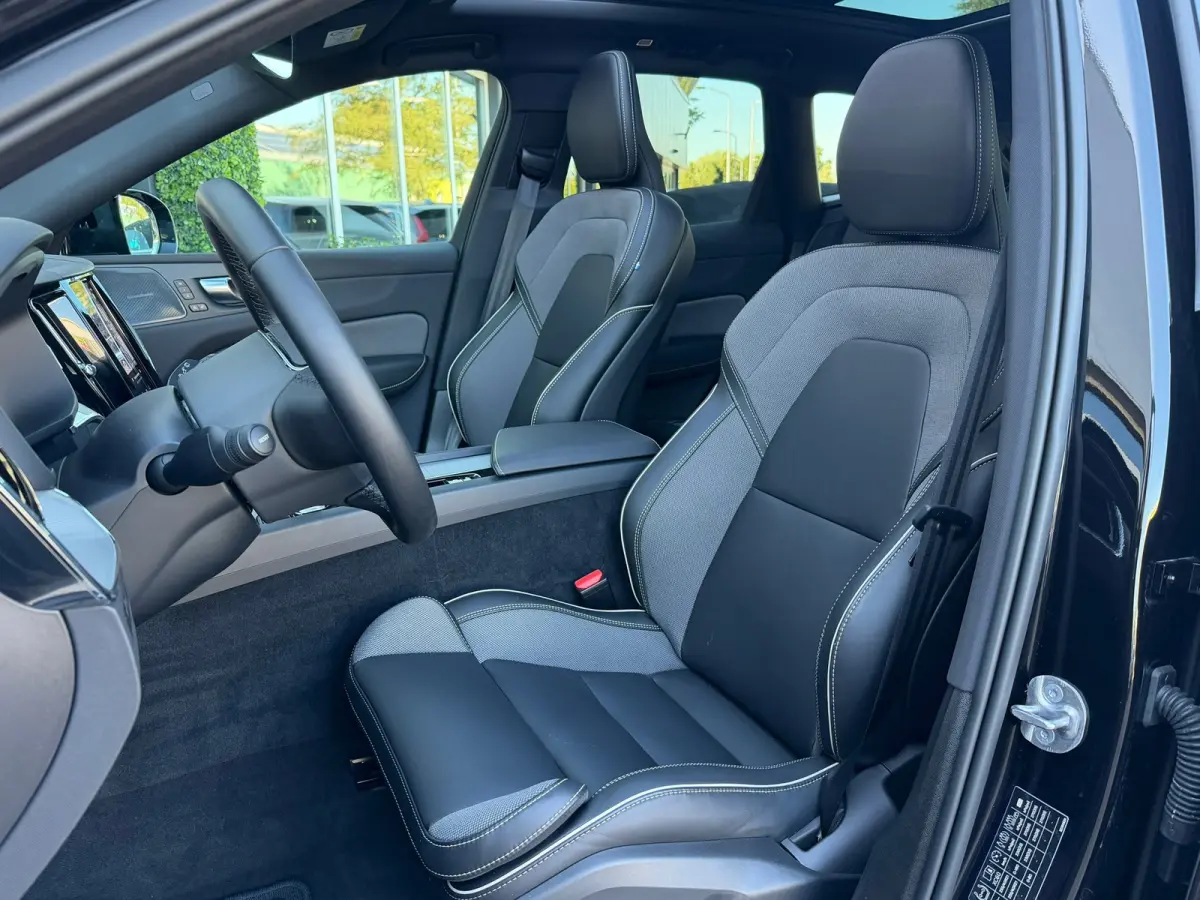 2.0 T6 PHEV 350PK AWD Plus Black Edition | SOH 100% | Pano | H/K Sound | Memory | BTW