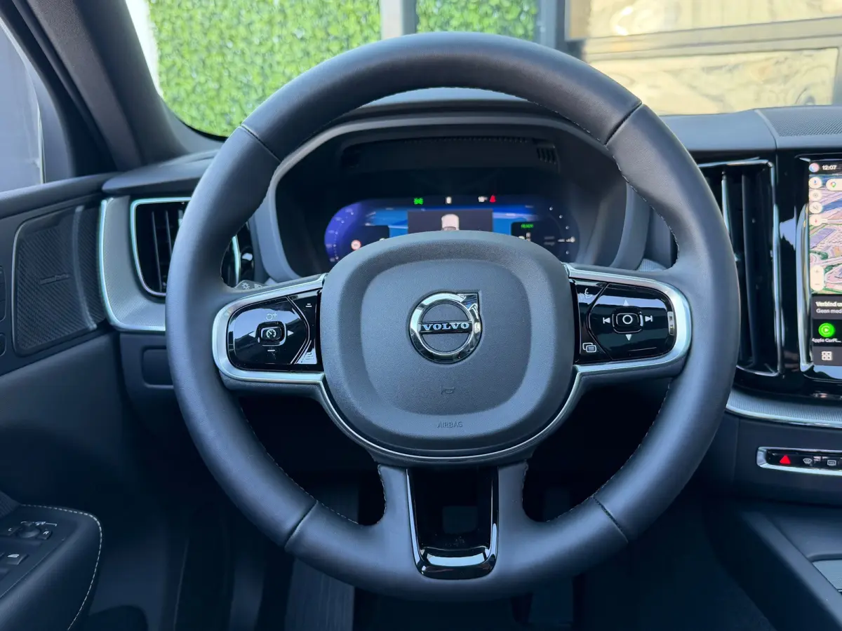 2.0 T6 PHEV 350PK AWD Plus Black Edition | SOH 100% | Pano | H/K Sound | Memory | BTW