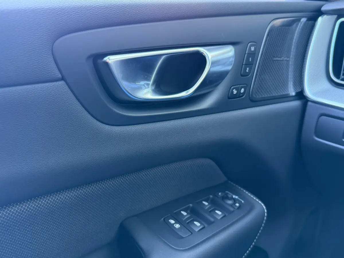 2.0 T6 PHEV 350PK AWD Plus Black Edition | SOH 100% | Pano | H/K Sound | Memory | BTW